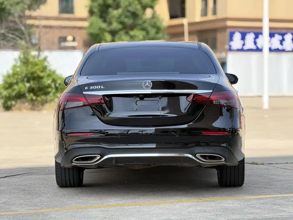 Mercedes-Benz E-Class — миниатюра 16