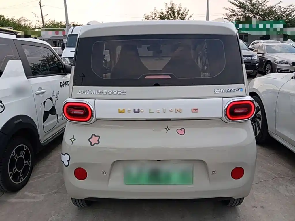 Wuling MINIEV — миниатюра 6