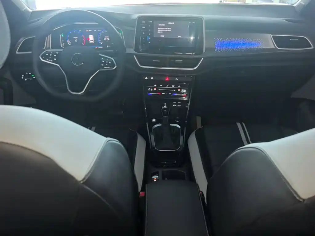Volkswagen T-Roc — миниатюра 10