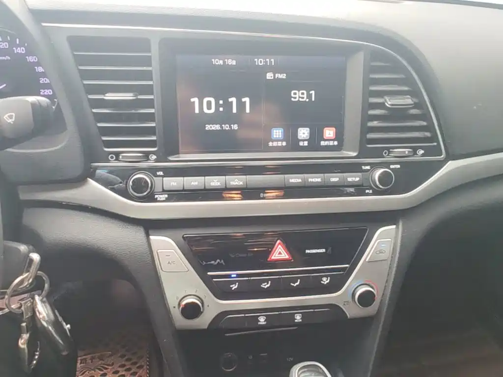 Hyundai Elantra — миниатюра 13