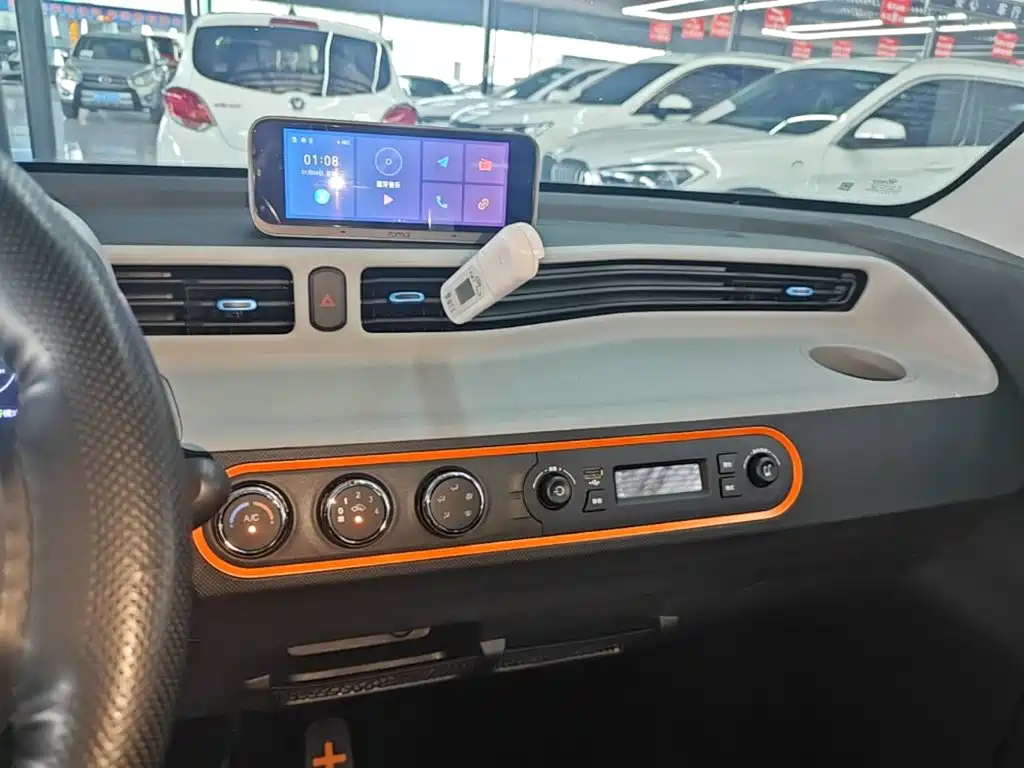 Wuling MINIEV — миниатюра 13