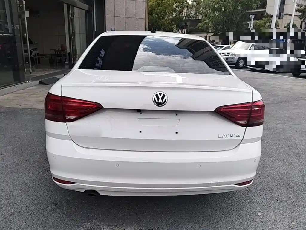 Volkswagen Lavida — миниатюра 6