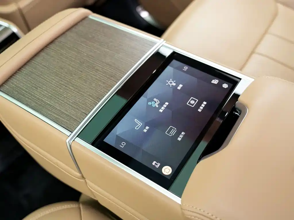 Land Rover Range Rover — миниатюра 13