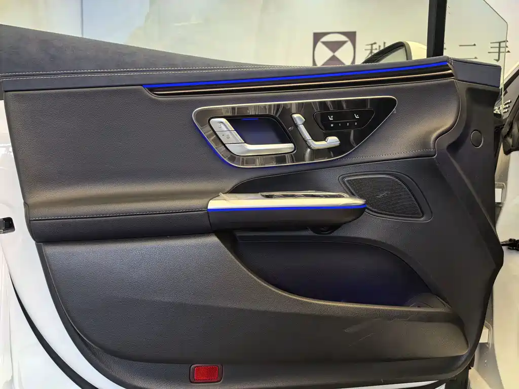 Mercedes-Benz EQE — миниатюра 10