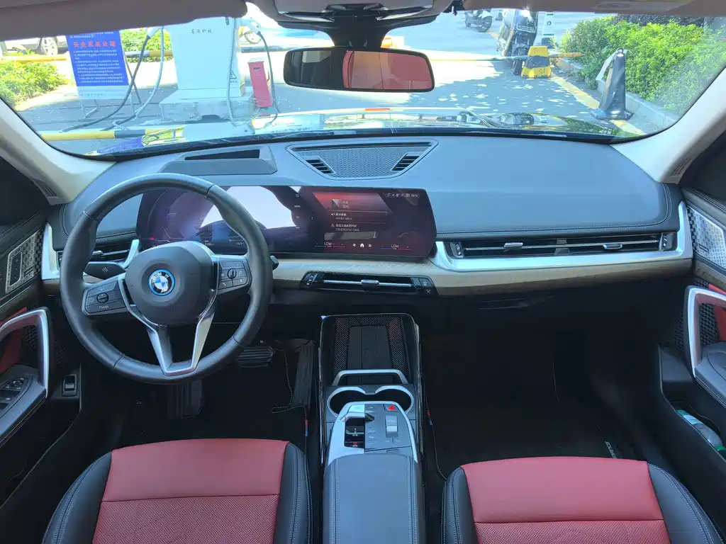 BMW iX1 — миниатюра 12