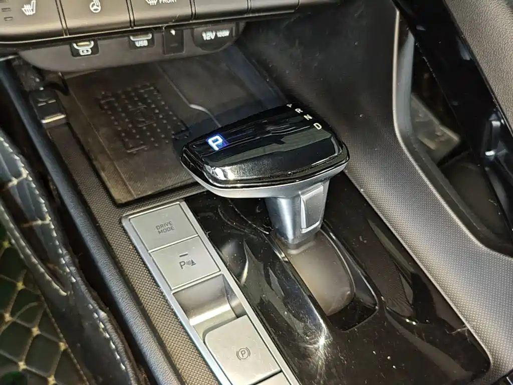 Hyundai Elantra — миниатюра 14