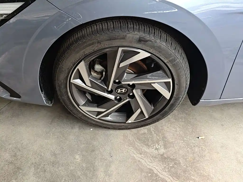 Hyundai Elantra — миниатюра 23