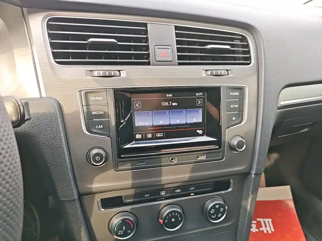 Volkswagen Golf — миниатюра 13