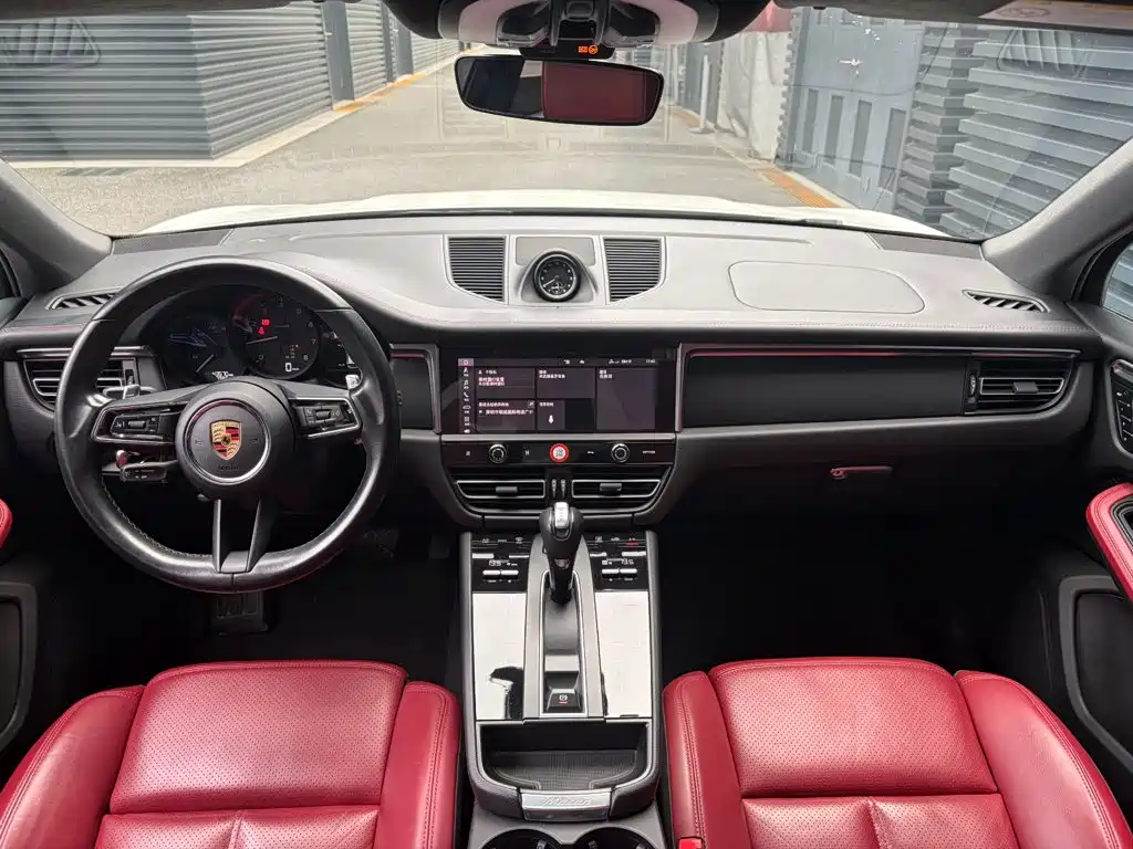 Porsche Macan — миниатюра 16