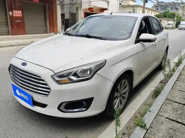 2015 Ford Escort
