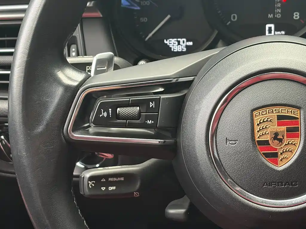 Porsche Macan — миниатюра 22