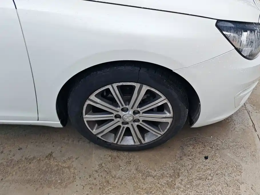 Peugeot 408 — миниатюра 6