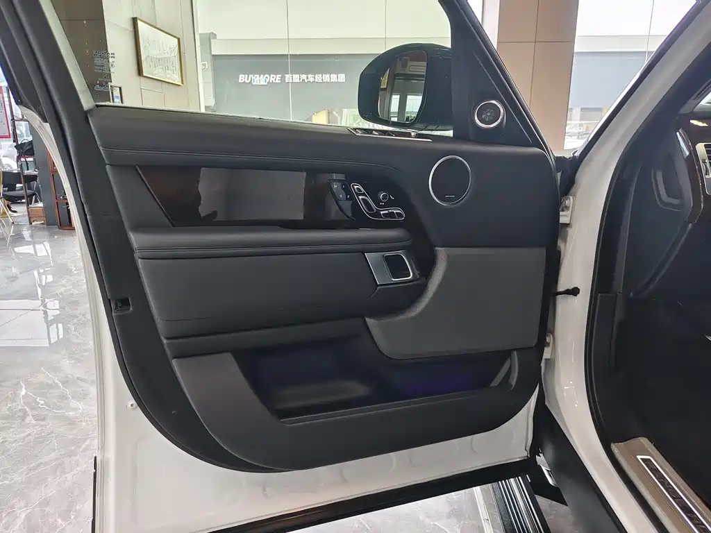 Land Rover Range Rover 2020 3.0 L6 Long Wheelbase