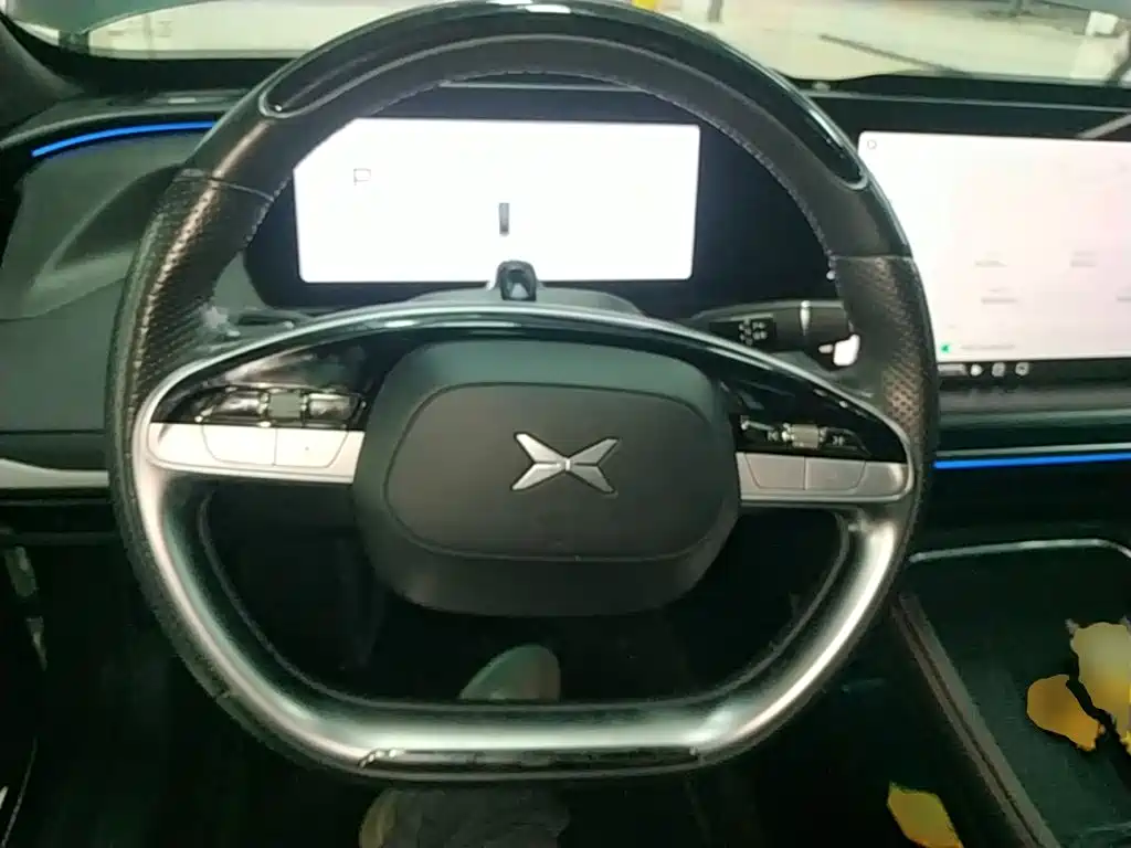 XPeng P7 — миниатюра 11