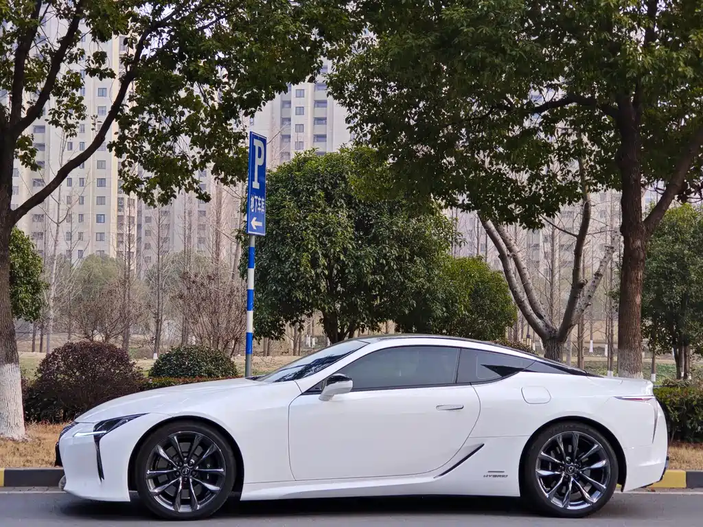 LEXUS LC