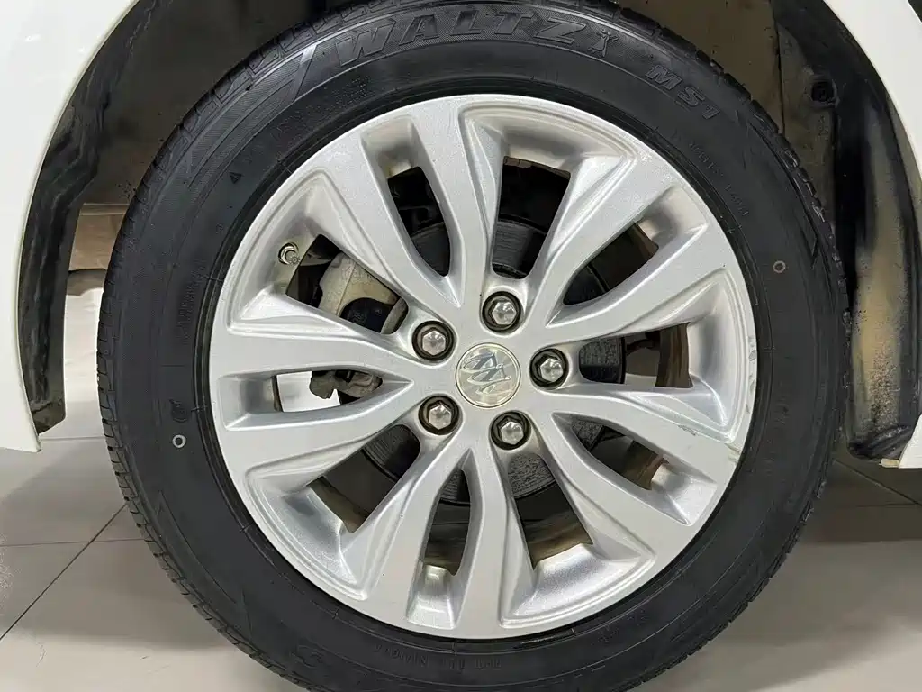 Buick Excelle — миниатюра 16