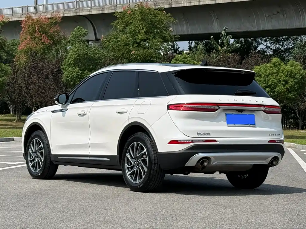 Lincoln Corsair — миниатюра 4