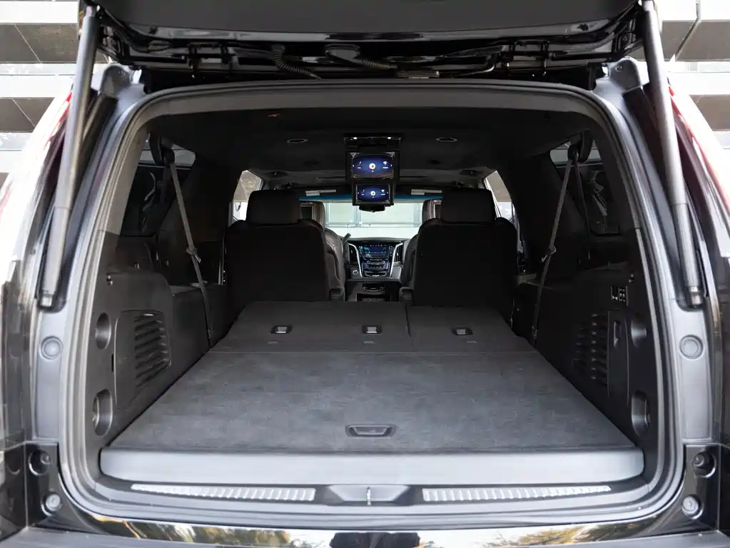 Cadillac Escalade — миниатюра 16
