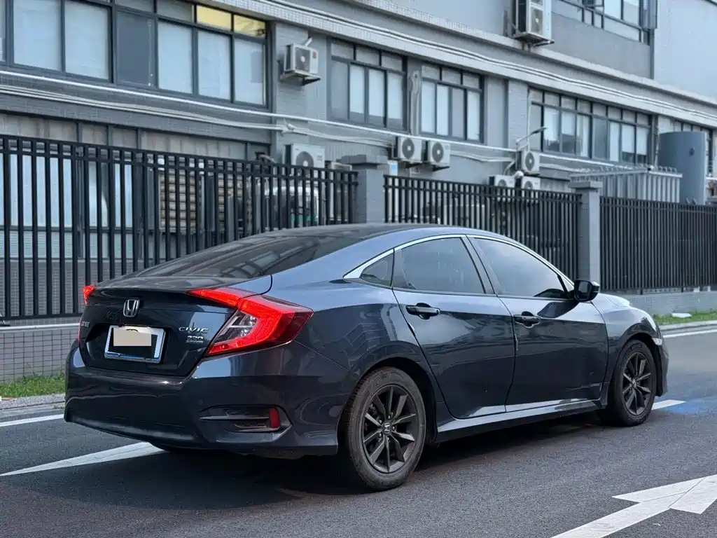 Honda Civic — миниатюра 5