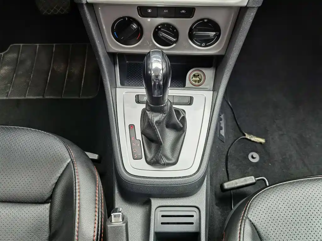 Volkswagen Lavida — миниатюра 13