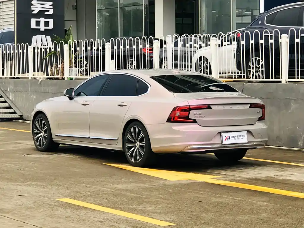 Volvo S90 — миниатюра 6