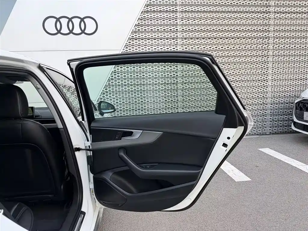 Audi A4L — миниатюра 6