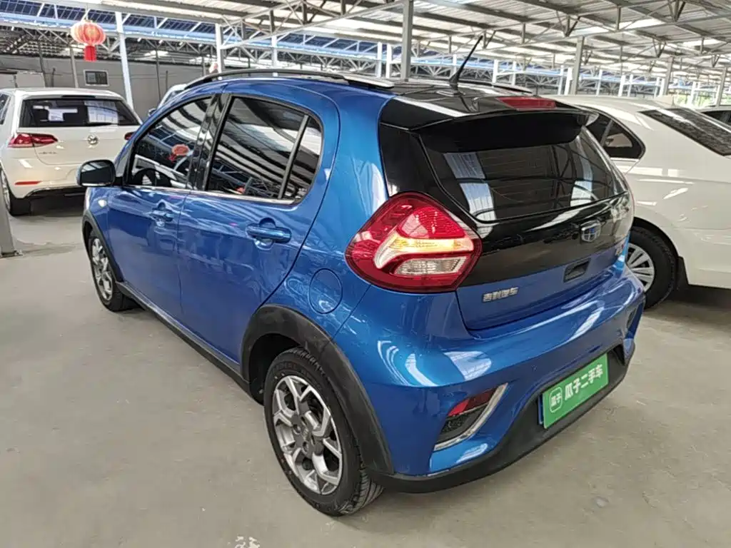 Geely Vision X1 — миниатюра 5