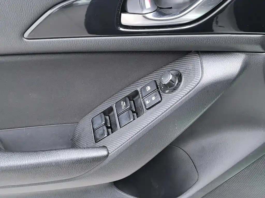 Mazda 3 Axela — миниатюра 9