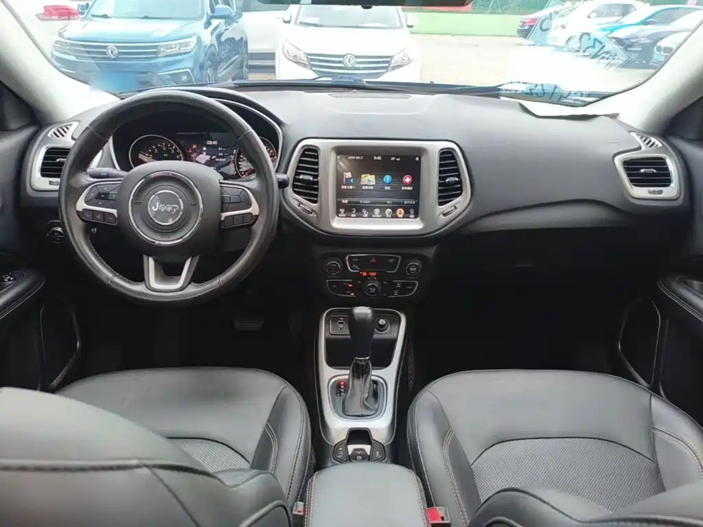 Jeep Compass — миниатюра 10