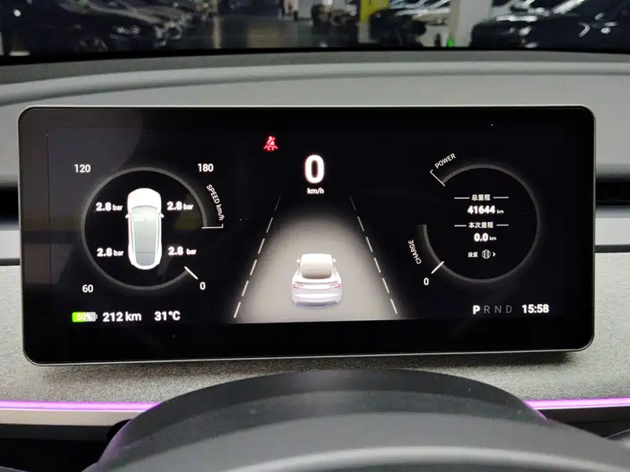 Tesla Model Y — миниатюра 14