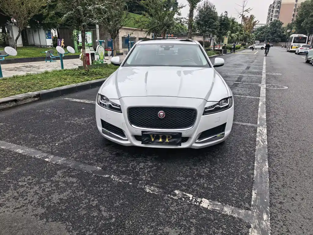Jaguar XFL — миниатюра 2