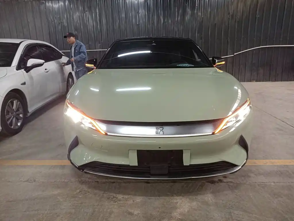 BYD Han — миниатюра 3