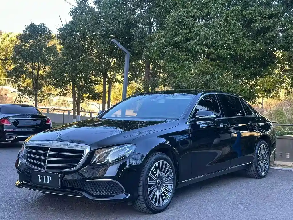 2020 Mercedes-Benz E-klasse - zdjęcie 1 z 9