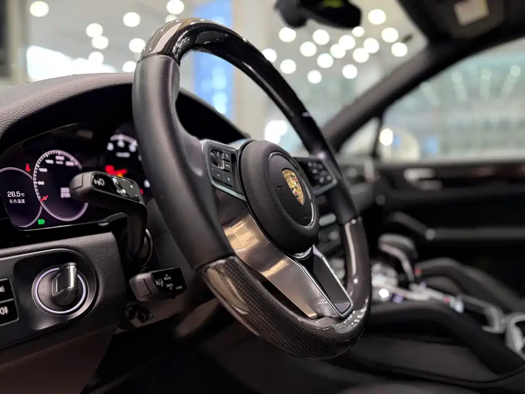 Porsche Cayenne — миниатюра 17