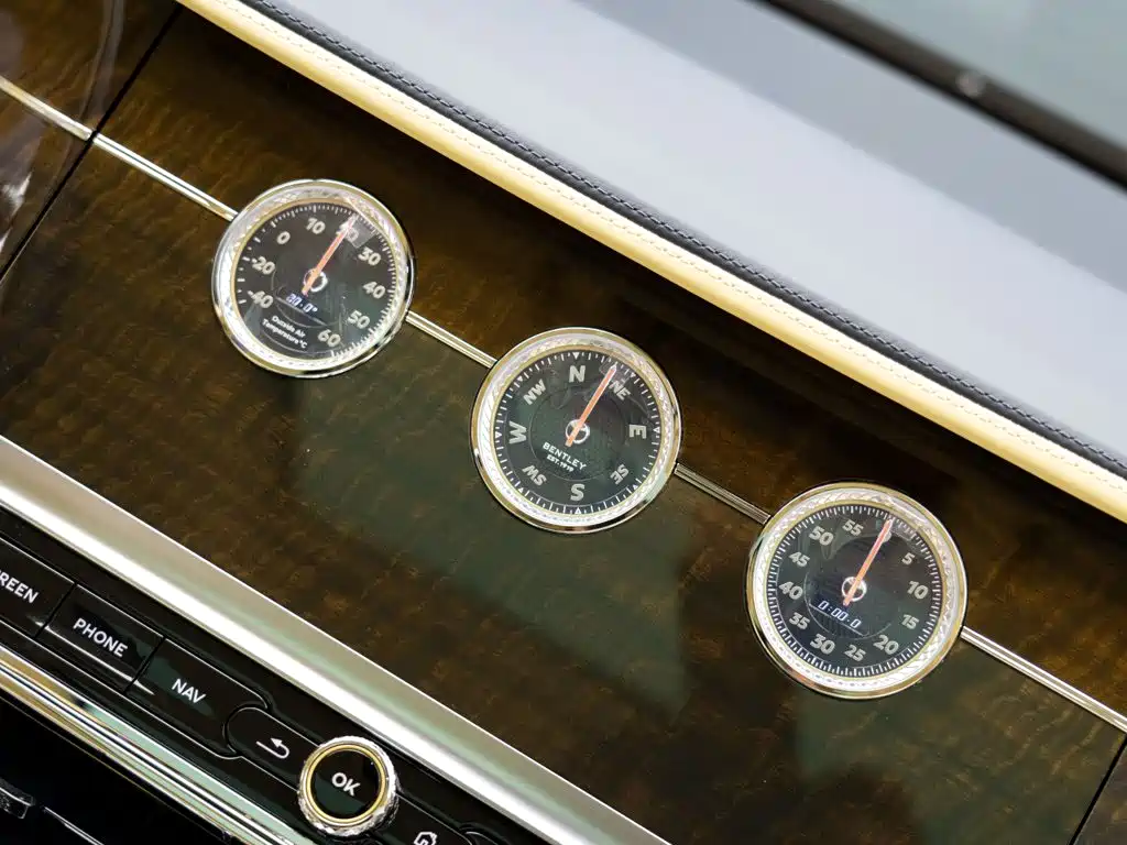 Bentley Flying Spur — миниатюра 23