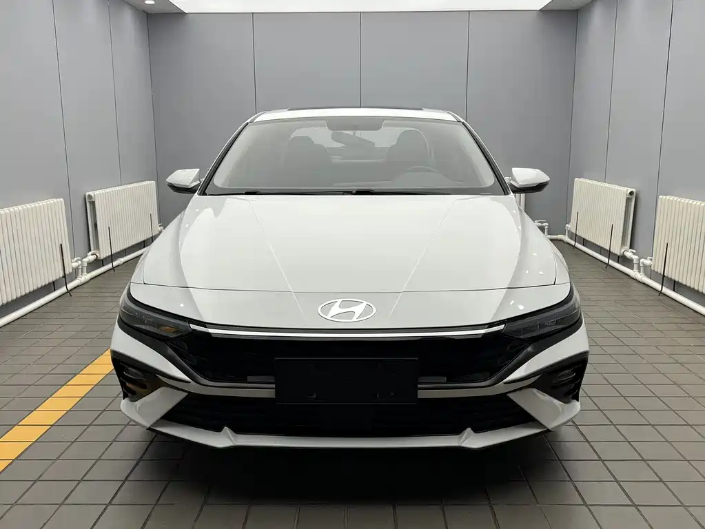 Hyundai Elantra — миниатюра 2