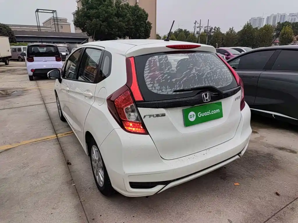 Honda Fit — миниатюра 5