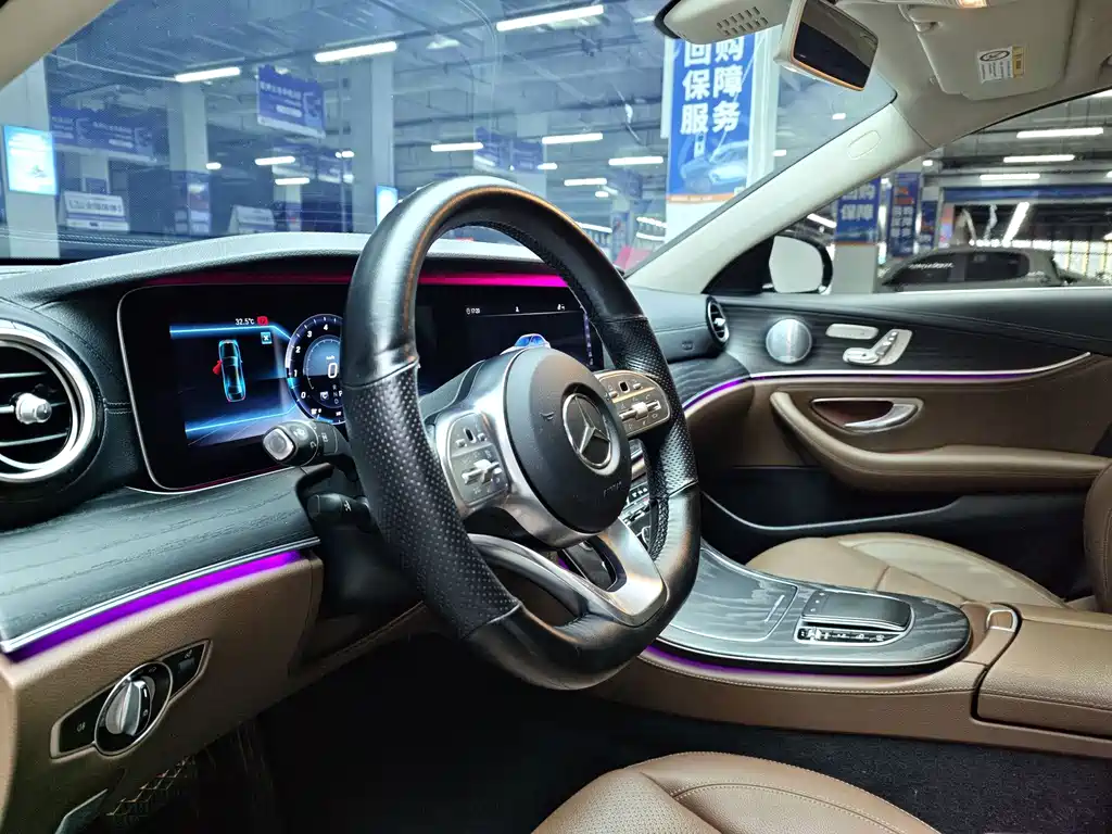 Mercedes-Benz E-Class — миниатюра 8