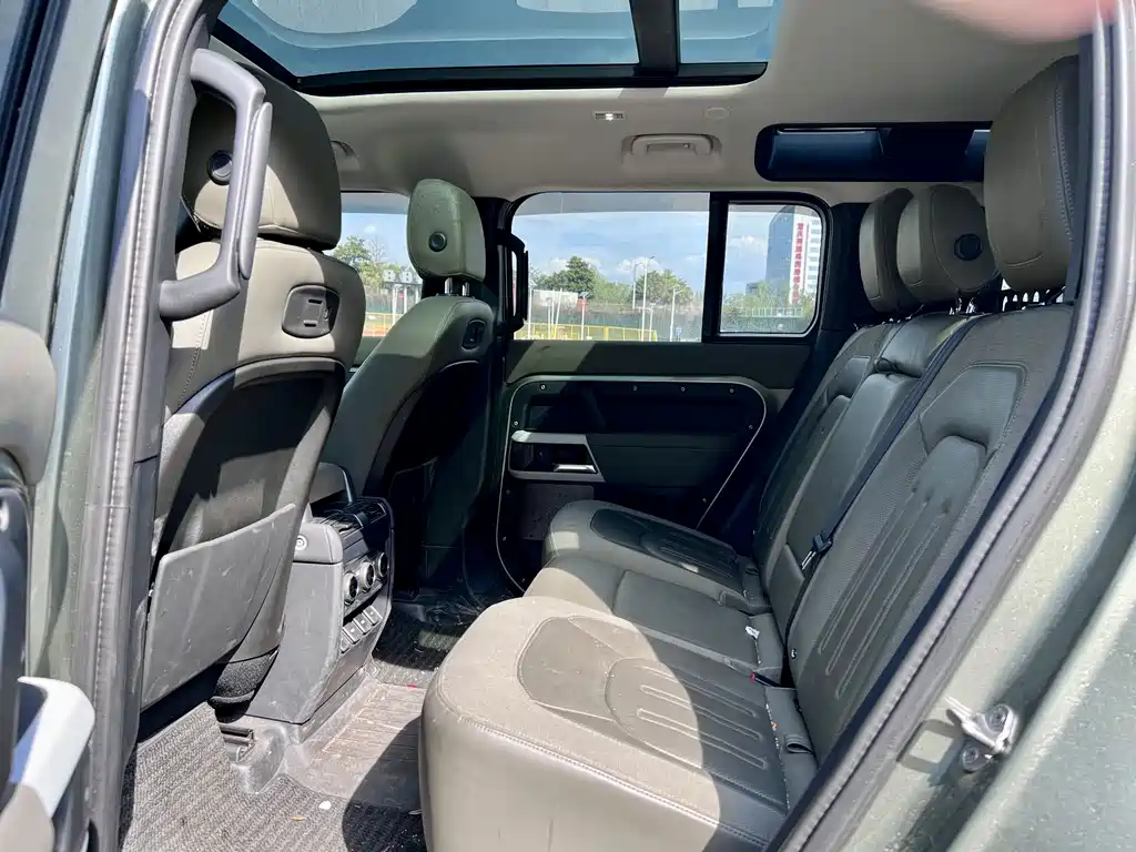 Land Rover Defender — миниатюра 14