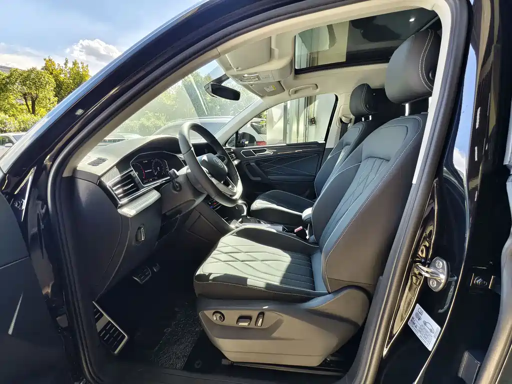 Volkswagen Tiguan L — миниатюра 11