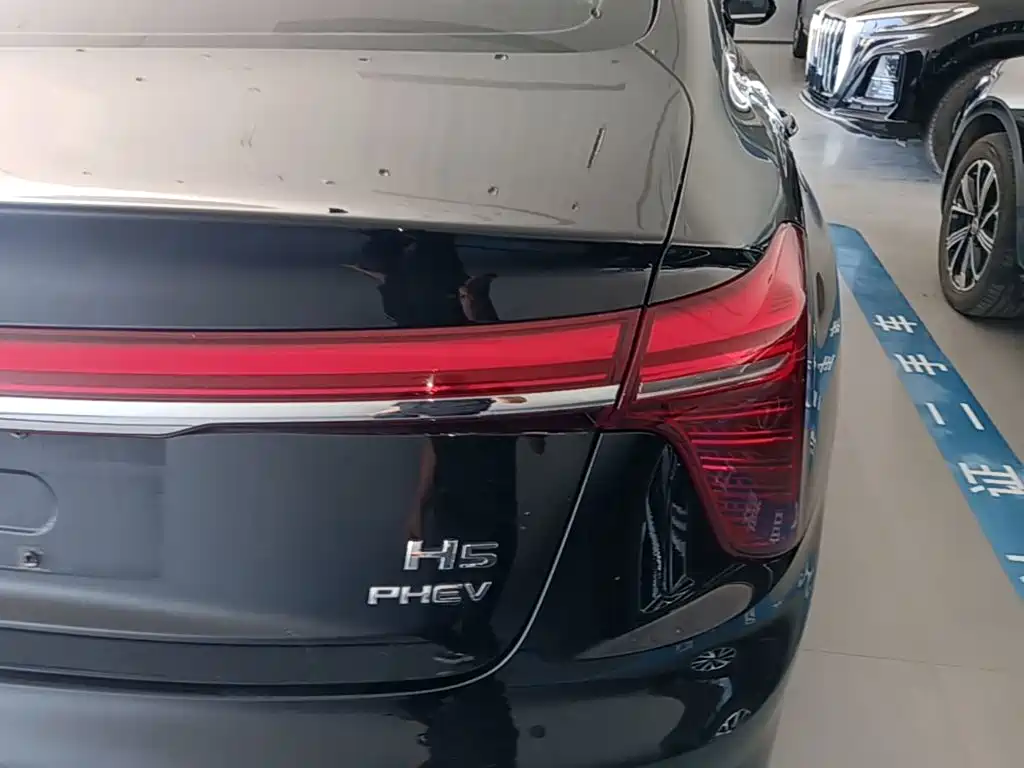 Hongqi Hongqi H5 PHEV — миниатюра 8