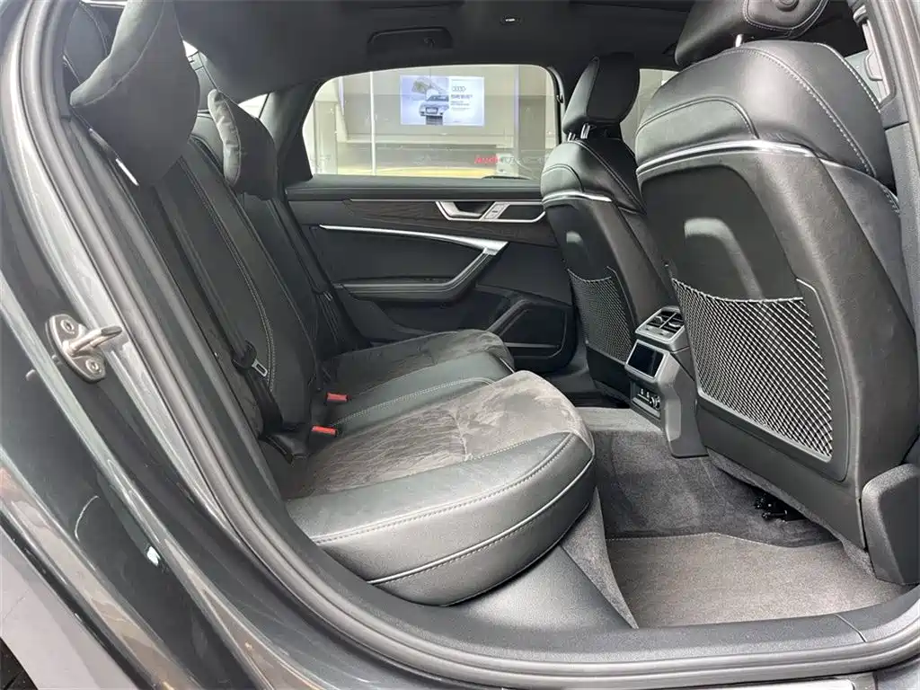 Audi A6L 2023 55 TFSI quattro Premium