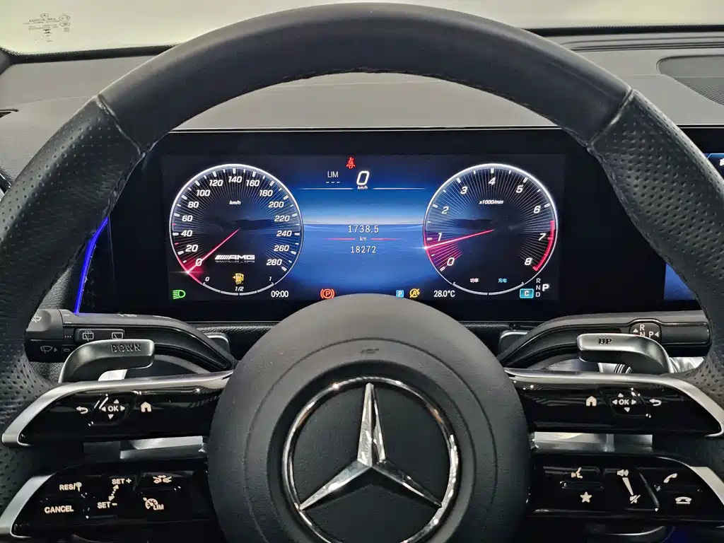 Mercedes-Benz GLB AMG — миниатюра 4