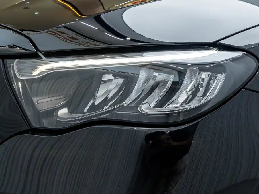 Mercedes-Benz E-Class — миниатюра 8