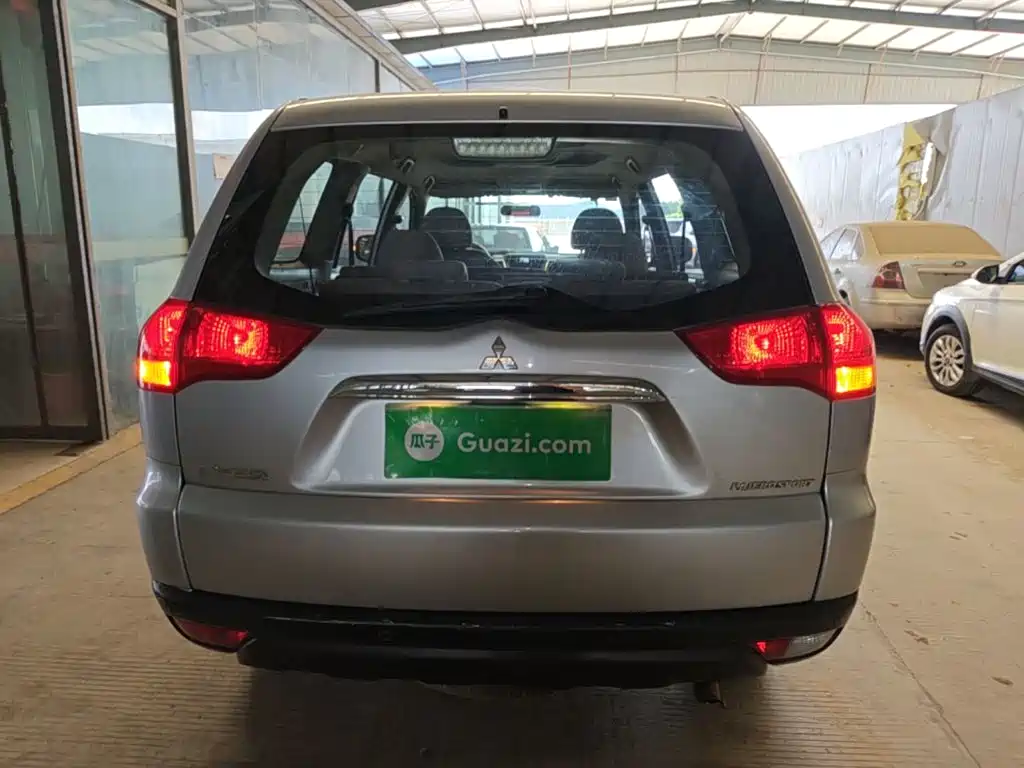 Mitsubishi Pajero Sport — миниатюра 6