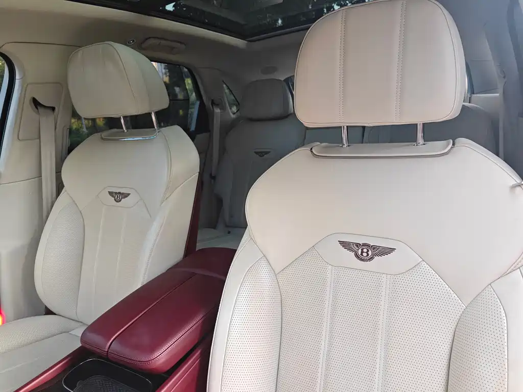 Bentley Bentayga — миниатюра 9
