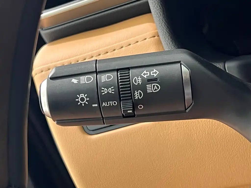 Lexus LX — миниатюра 18