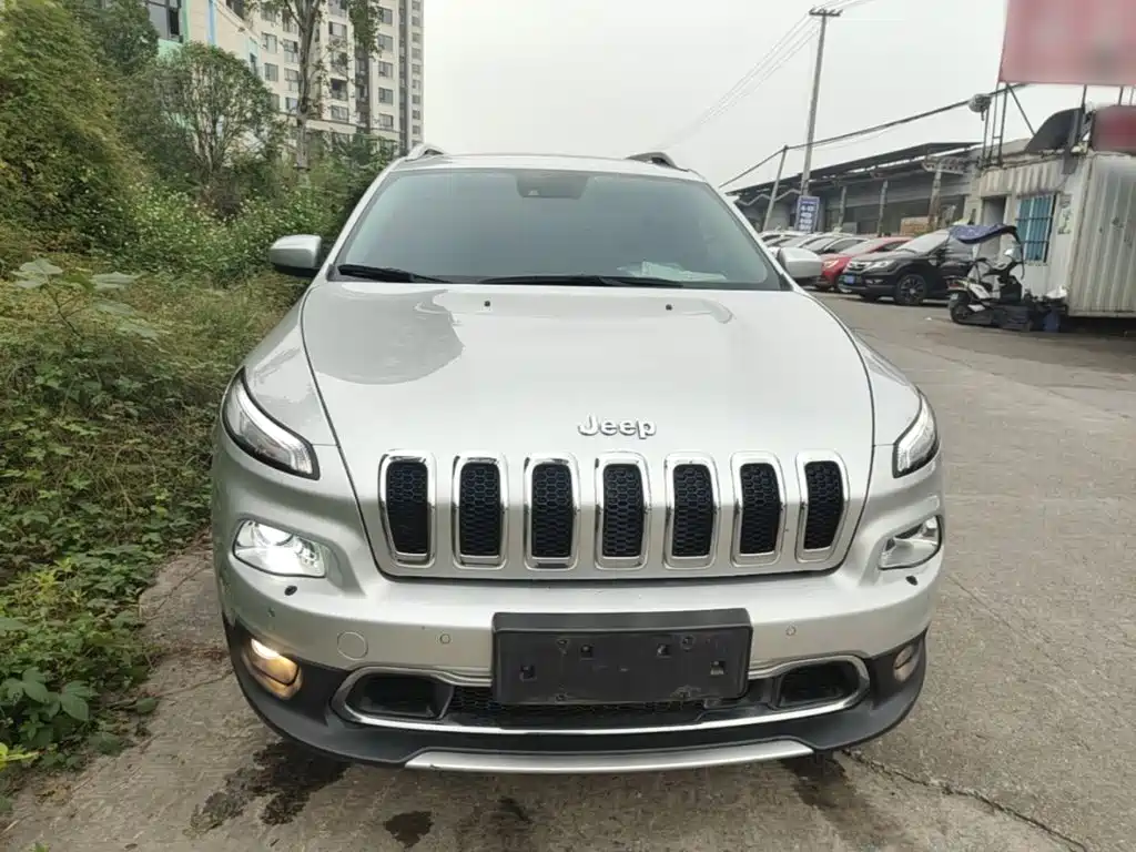 Jeep Cherokee — миниатюра 3
