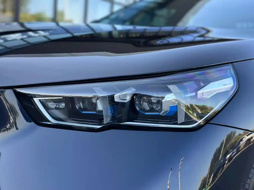 BMW 5 Series — миниатюра 6