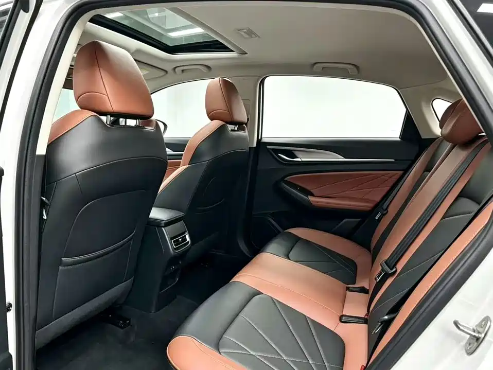 Changan Eado — миниатюра 6